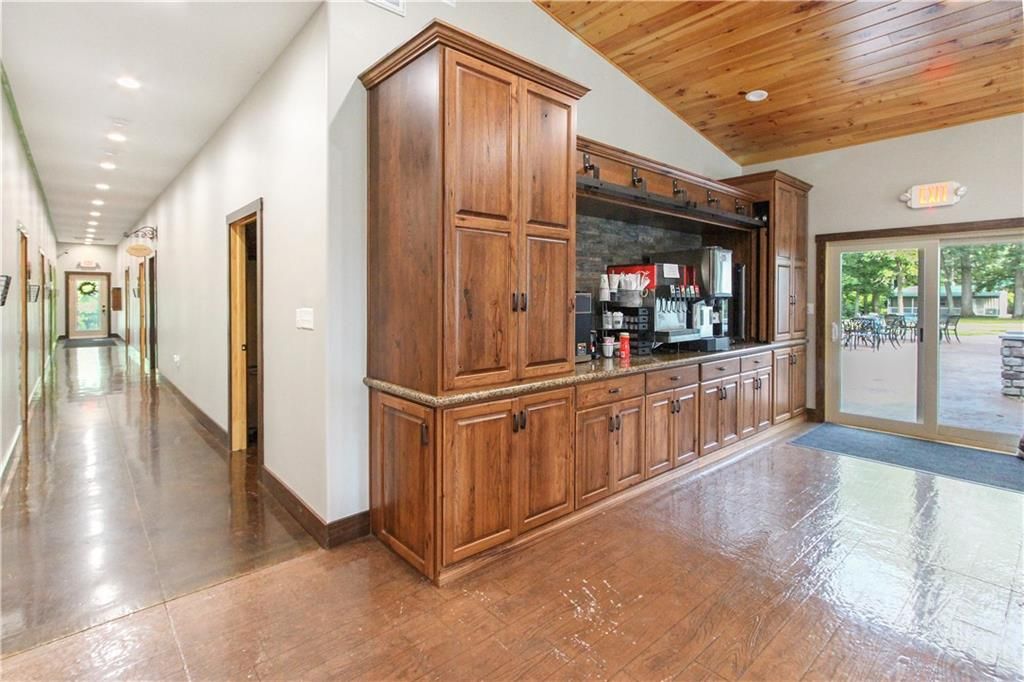 20 Ashley Ln, Casey, IL 62420